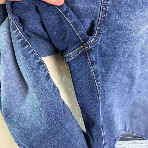 Torrid Distressed Crop Lean Jean Skinny Super Soft High-Rise Jean 2X 14589505 - Picture 14 of 15